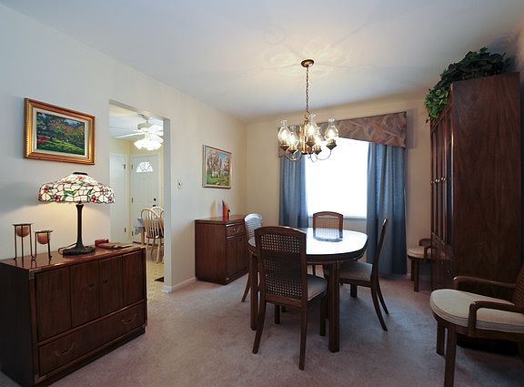 5th image of 422 N Park Dr