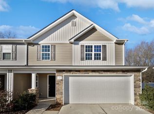 121 Woodbridge Cir, Mount Holly, NC 28120