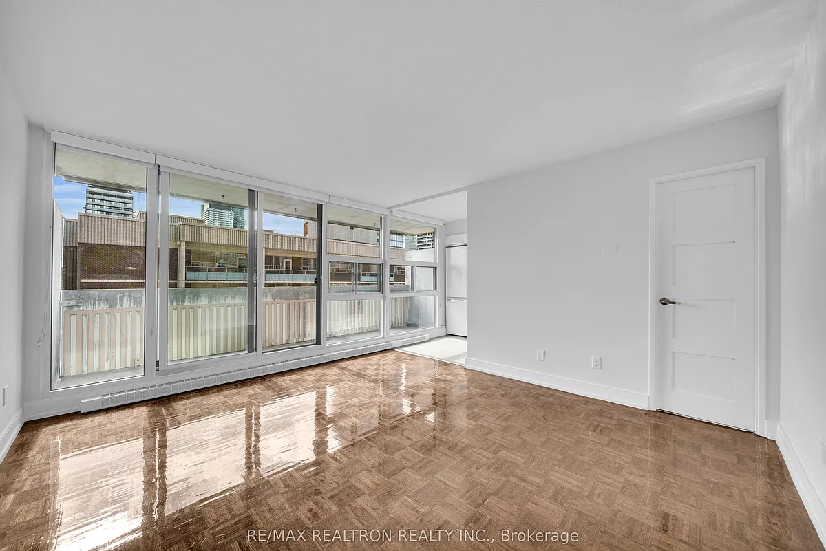 Building Photo - 33 Isabella St #516