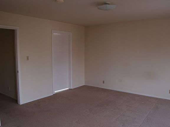 3rd image of 476 12th Ave