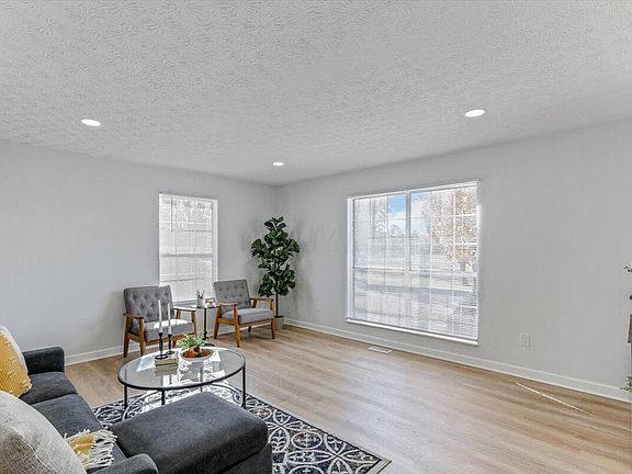 4th image of 432 Sawyer Blvd