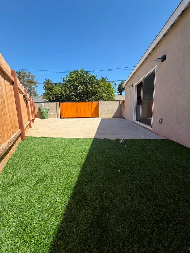 2 bed, 850 sqft, $3,190 — Photo 1