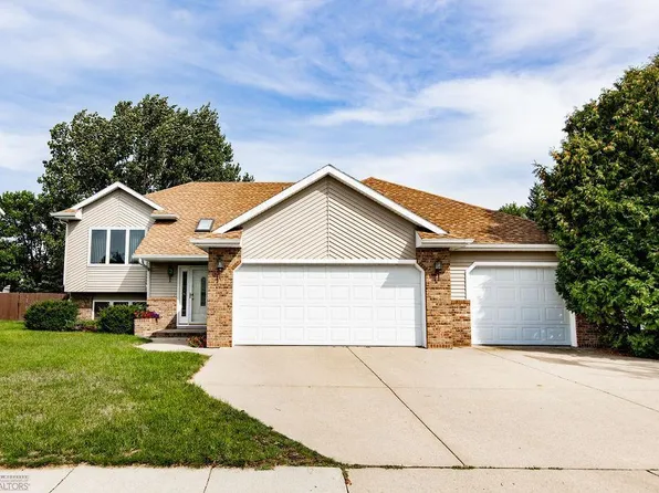 539 10th St E, West Fargo, ND 58078