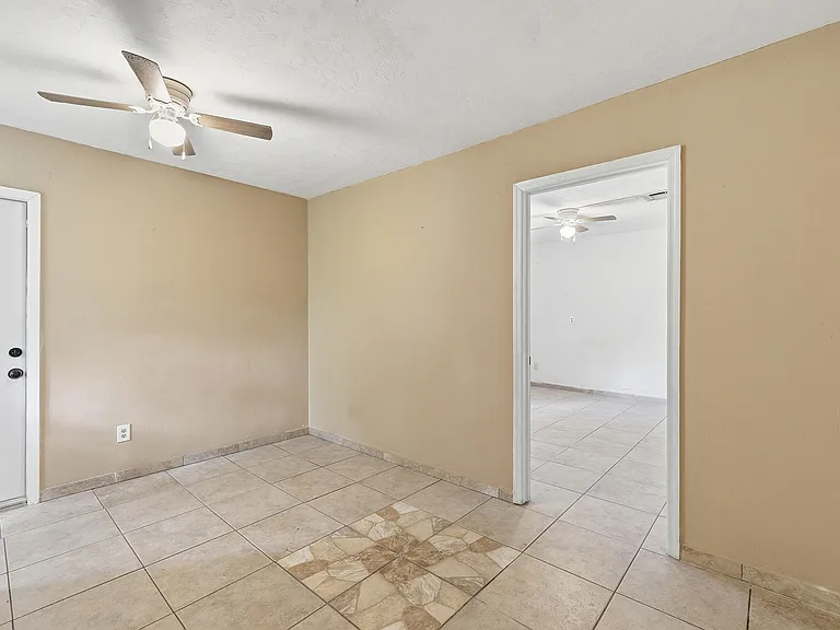 2130 SW 67th Ave #A — Photo 5