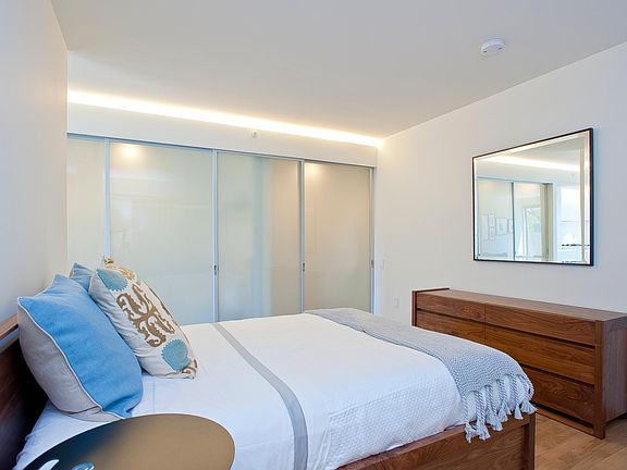 4th image of 2020 Ellis St APT 303