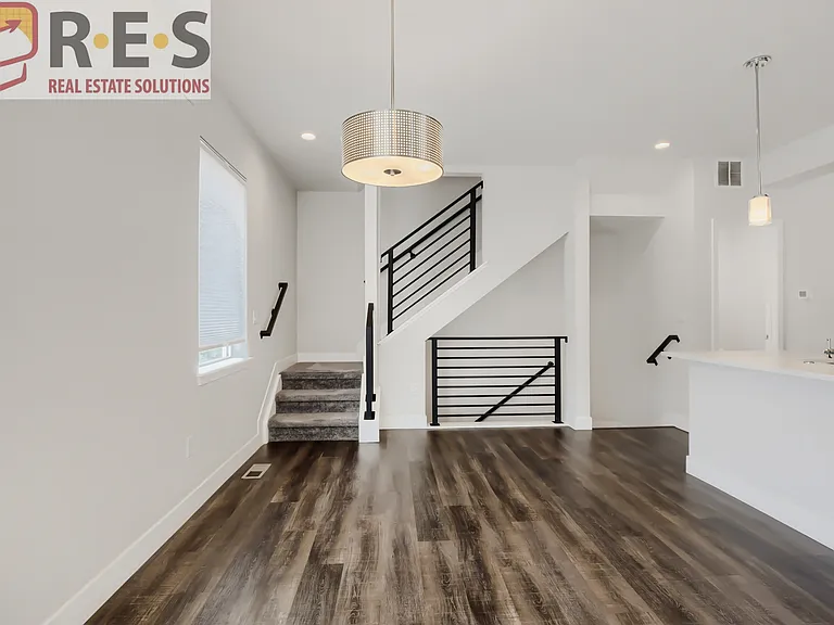 5566 W 11th Pl — Photo 12