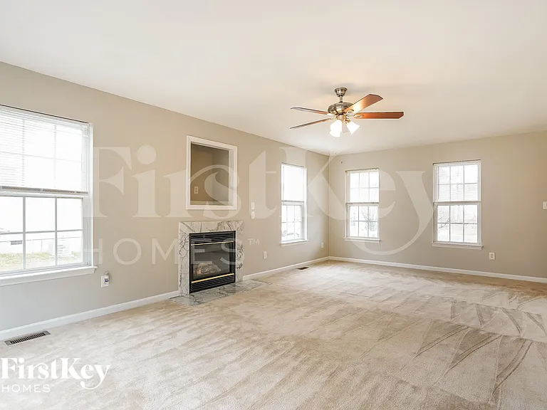 809 Hounds Chase Dr — Photo 5
