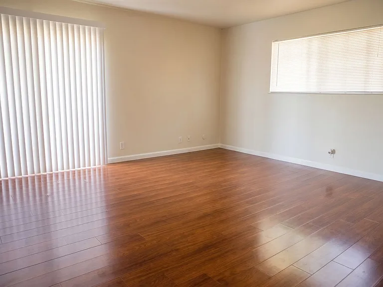 1685 Maubert Ct — Photo 9