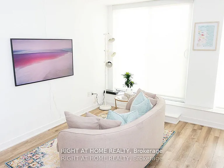 106 Dovercourt Rd #515 — Photo 5