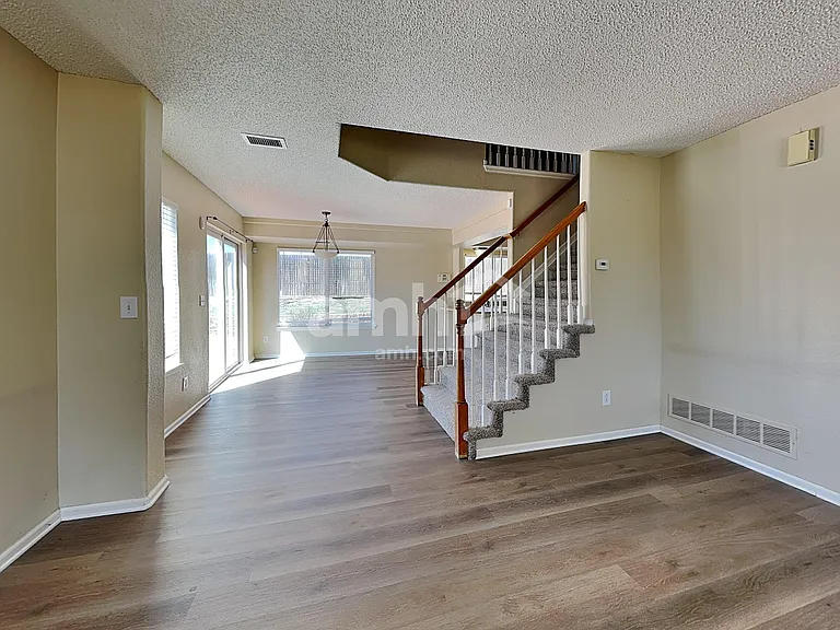4051 N Orleans St — Photo 6