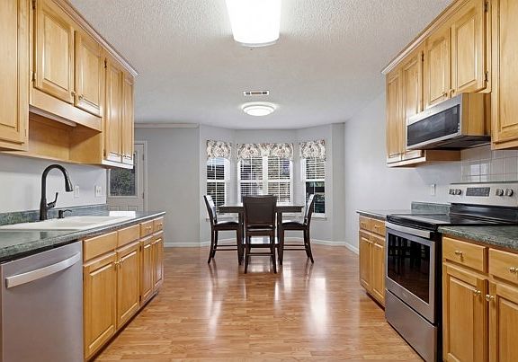 5th image of 1048 Philema Rd S