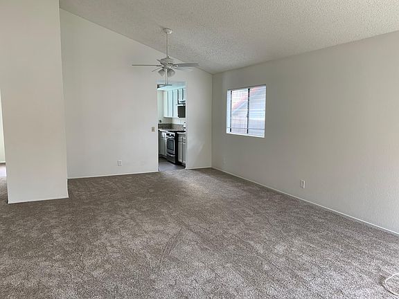 4th image of 13441 Entreken Ave