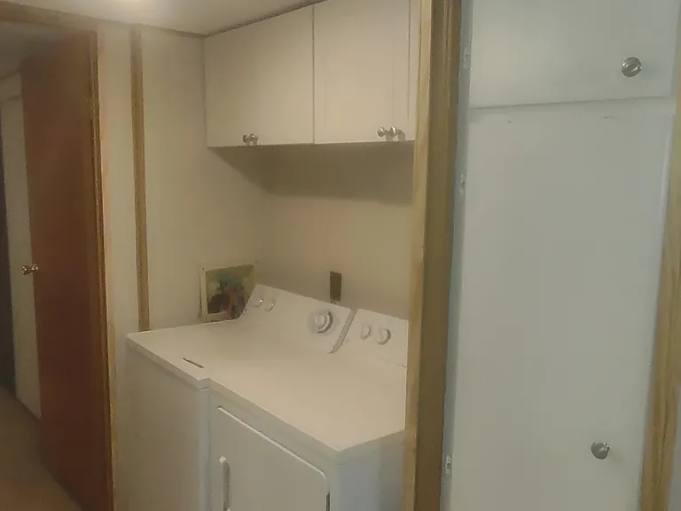 2108 Lewis St — Photo 10