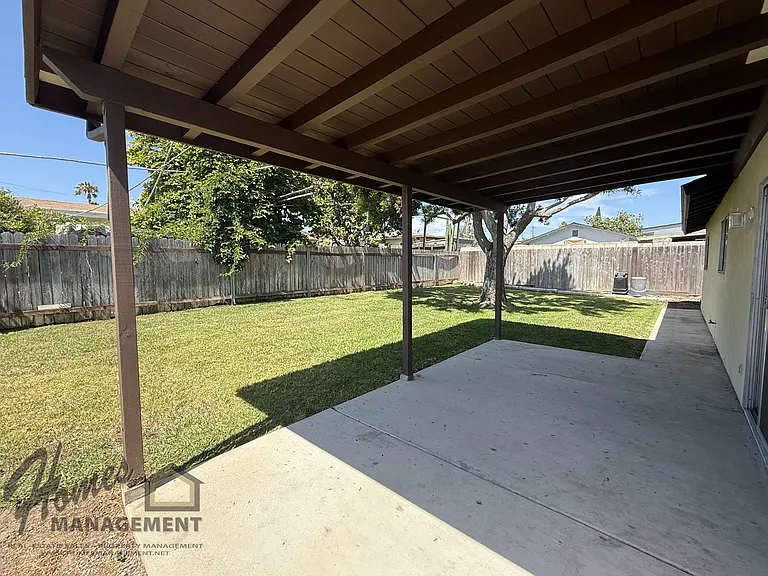 3919 Las Cruces Ave — Photo 16