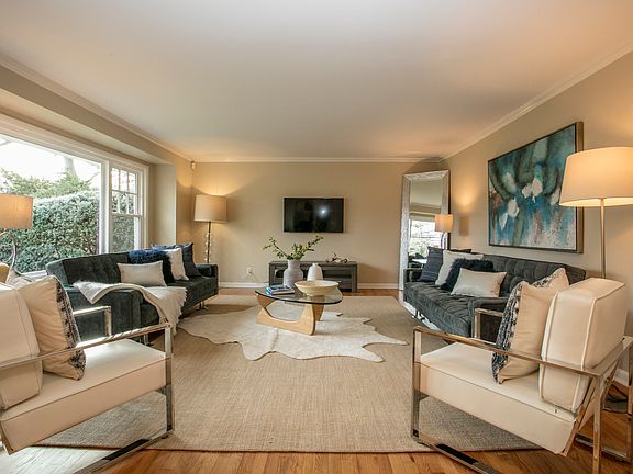3rd image of 28 Sherwood Dr