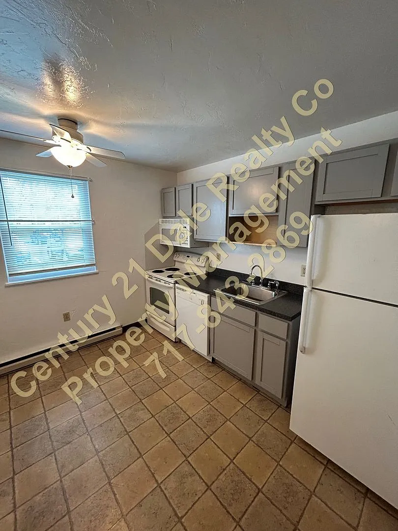 2 BR, 1.5 Bath in West York School District — Photo 2