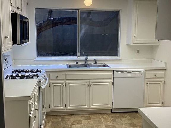 3rd image of 5136 Javalambre Dr