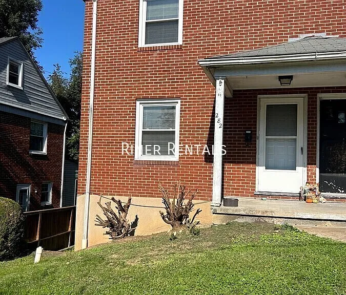 282 E Grattan St — Photo 1