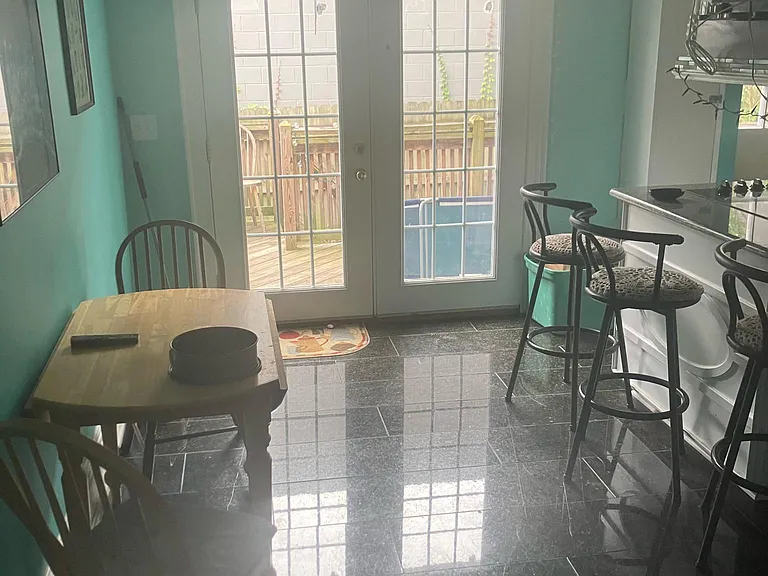 11 S Blvd — Photo 10