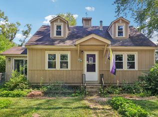 9 Arlington Rd, Fox Lake, IL 60020