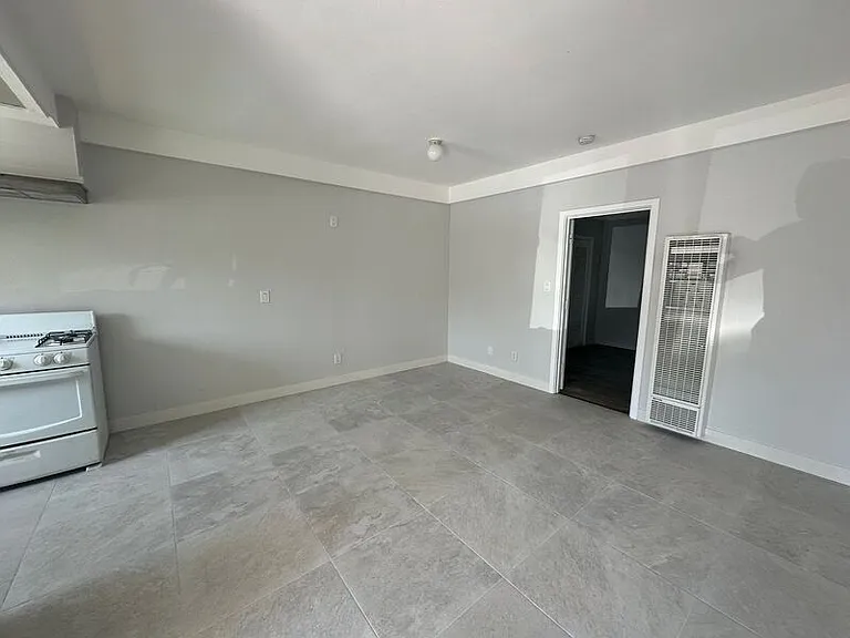 1123 Highland St #A — Photo 3