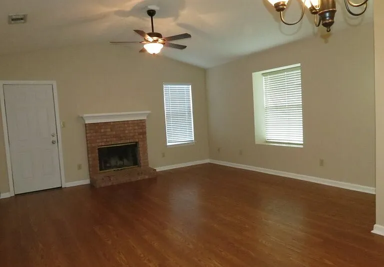 1889 Gina Dr — Photo 2