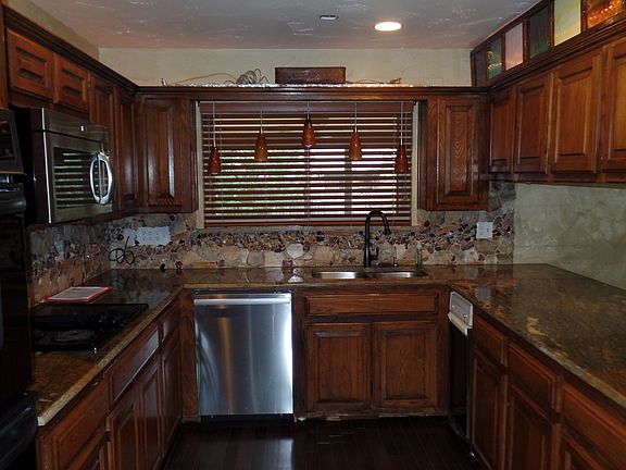 2nd image of 14024 Osage Dr