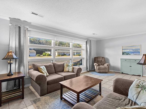 2nd image of 3676 Spruce Dr. #-