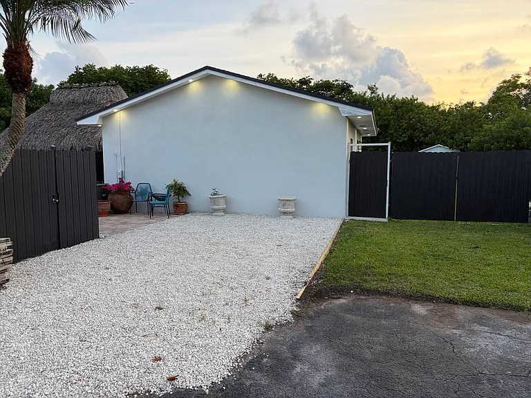 13650 SW 107th Ave — Photo 1