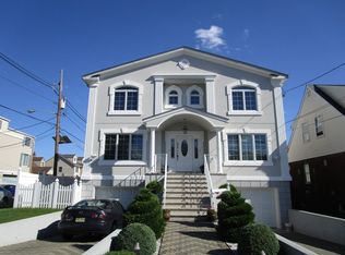 346 President St, Saddle Brook, NJ 07663