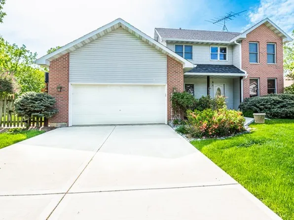 36398 N Tara Ct, Ingleside, IL 60041