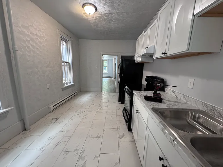 1323 Berryhill St #1 — Photo 17