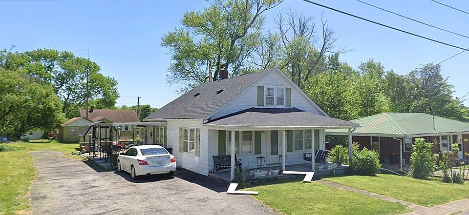 1st image of 206 W Hord St