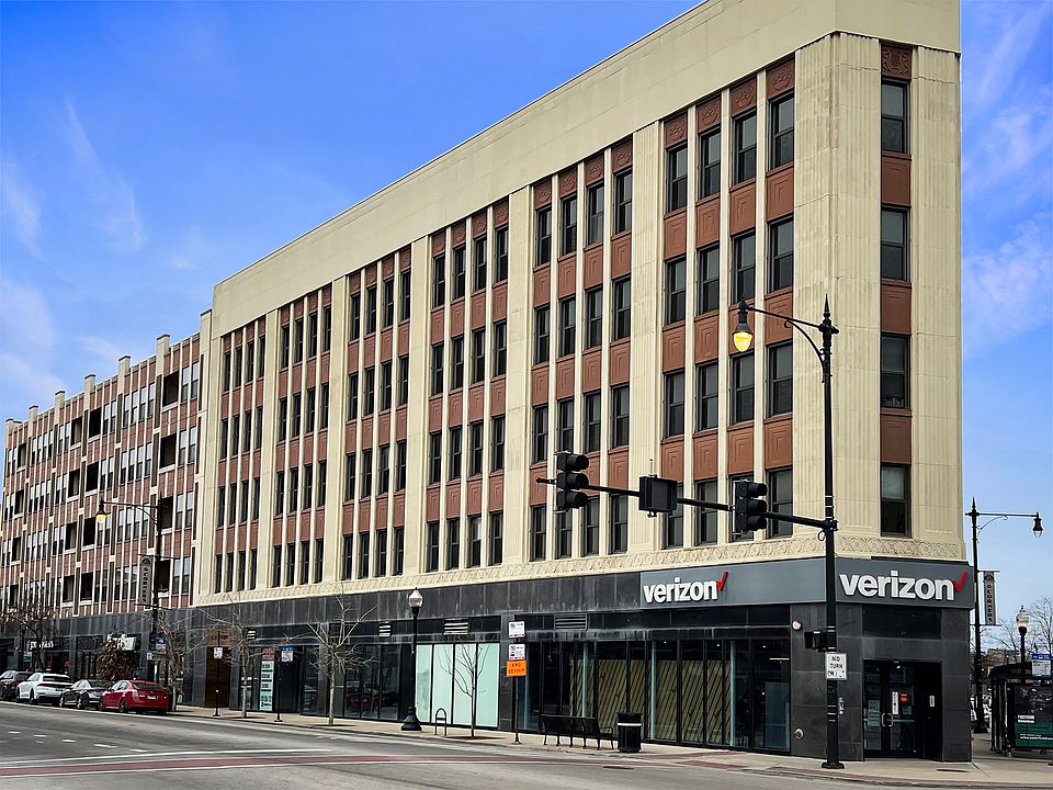 1st image of 4015 N Milwaukee Ave Unit 211