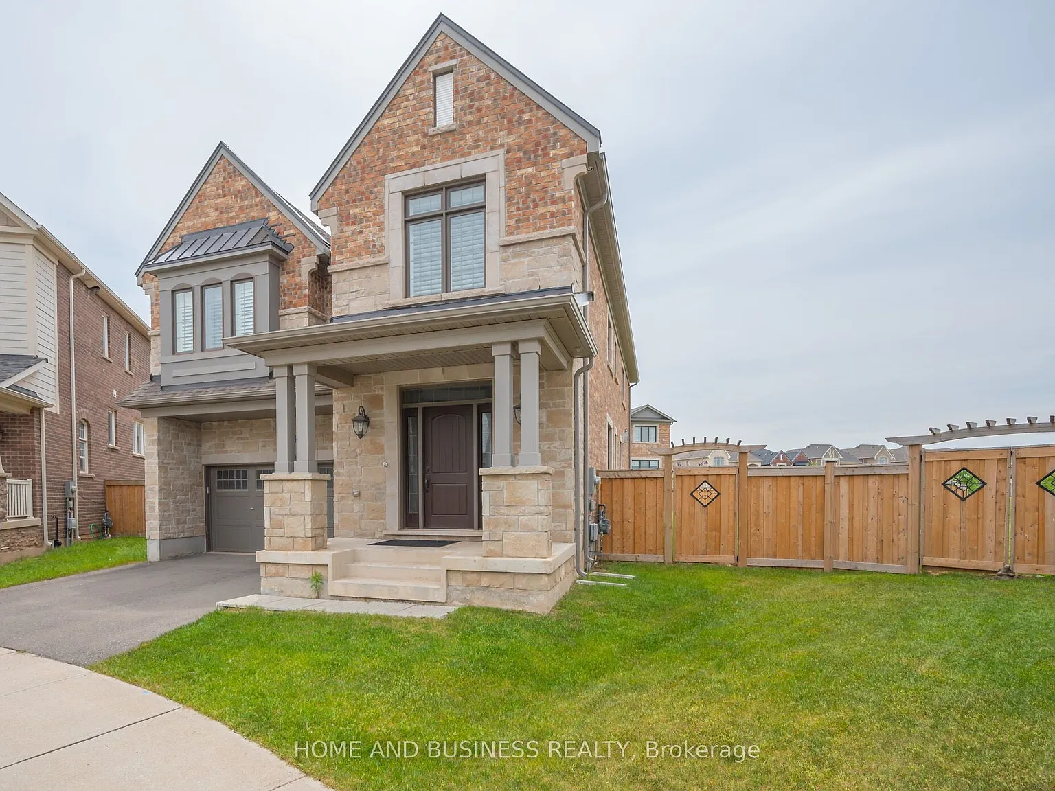 4 bed, $5,900 — Photo 2