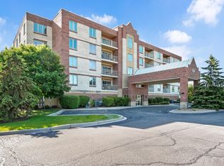 175 W Brush Hill Rd Unit 104, Elmhurst, IL 60126
