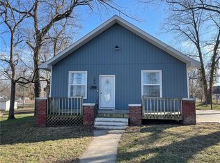 106 W Olive St, El Dorado Springs, MO 64744