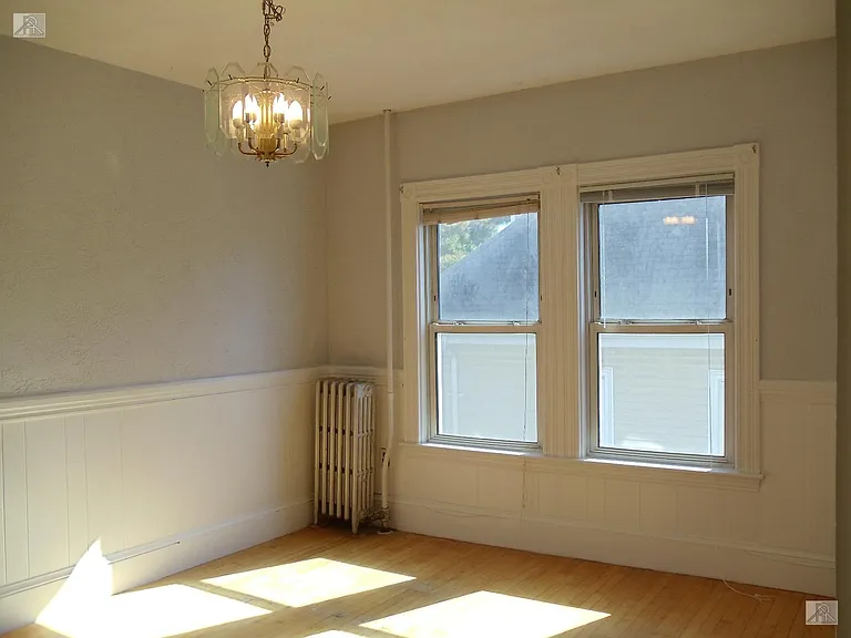 51 Falkland St #2 — Photo 2