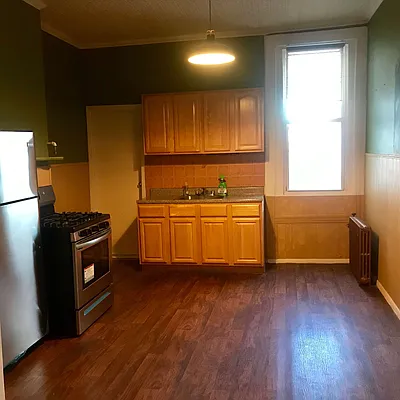 Rented by Reyes & Elsamad Real Estate Group | media 18