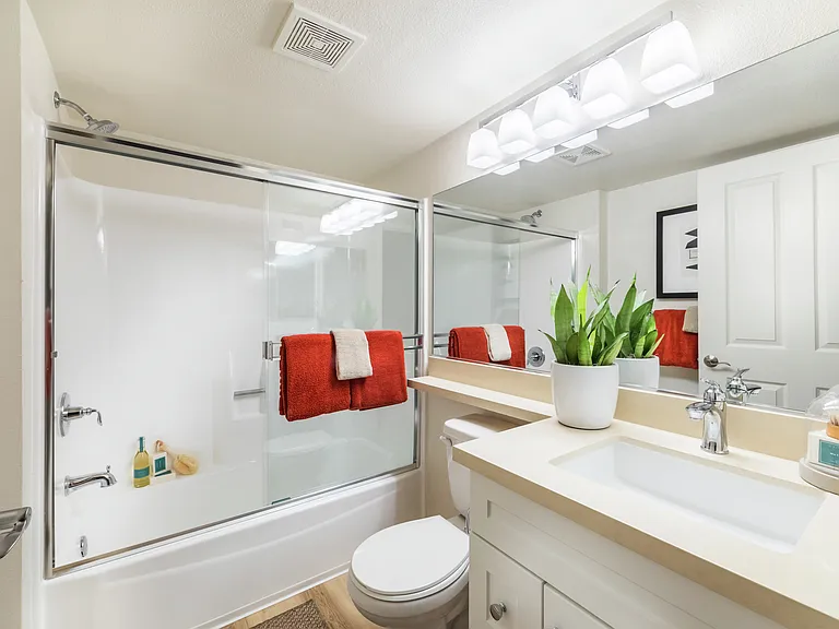 Woodbridge Pines Apartment Homes — Photo 10