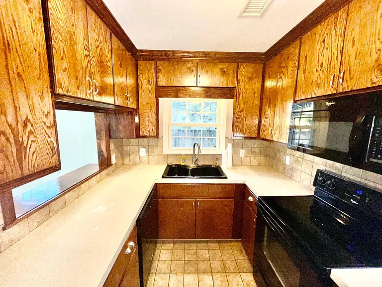 4317 Old Park Rd — Photo 4