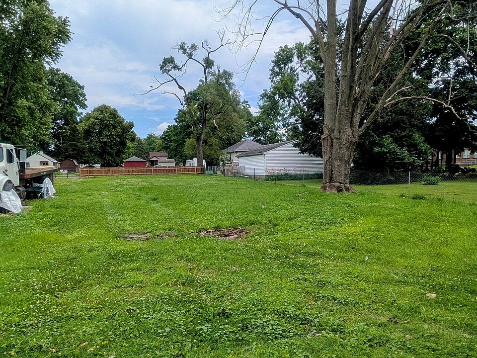 2nd image of 2052 Nolan Ave