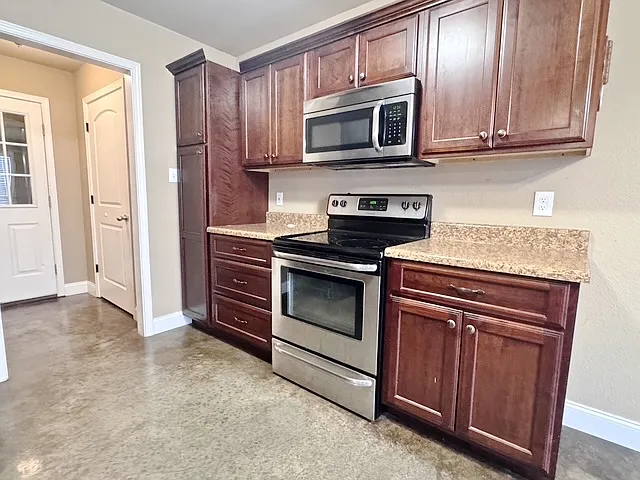 3886 Turfway Dr — Photo 5