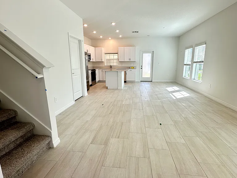 10807 Ichetucknee Way — Photo 3