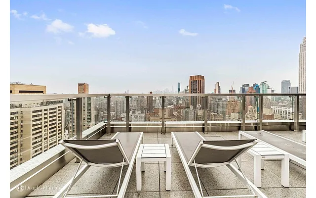 Rented by Douglas Elliman | media 27