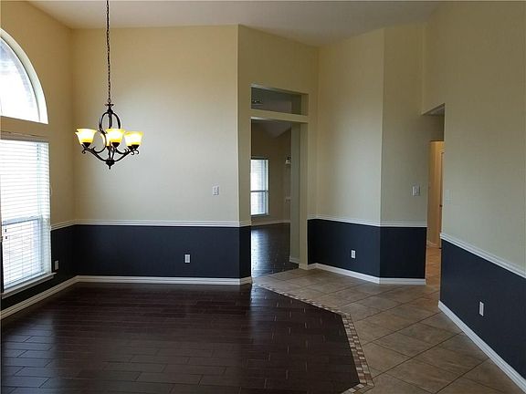 3rd image of 8505 Holland Ave