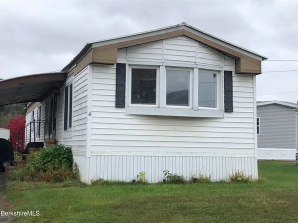 4 4th Ave, Cheshire, MA 01225