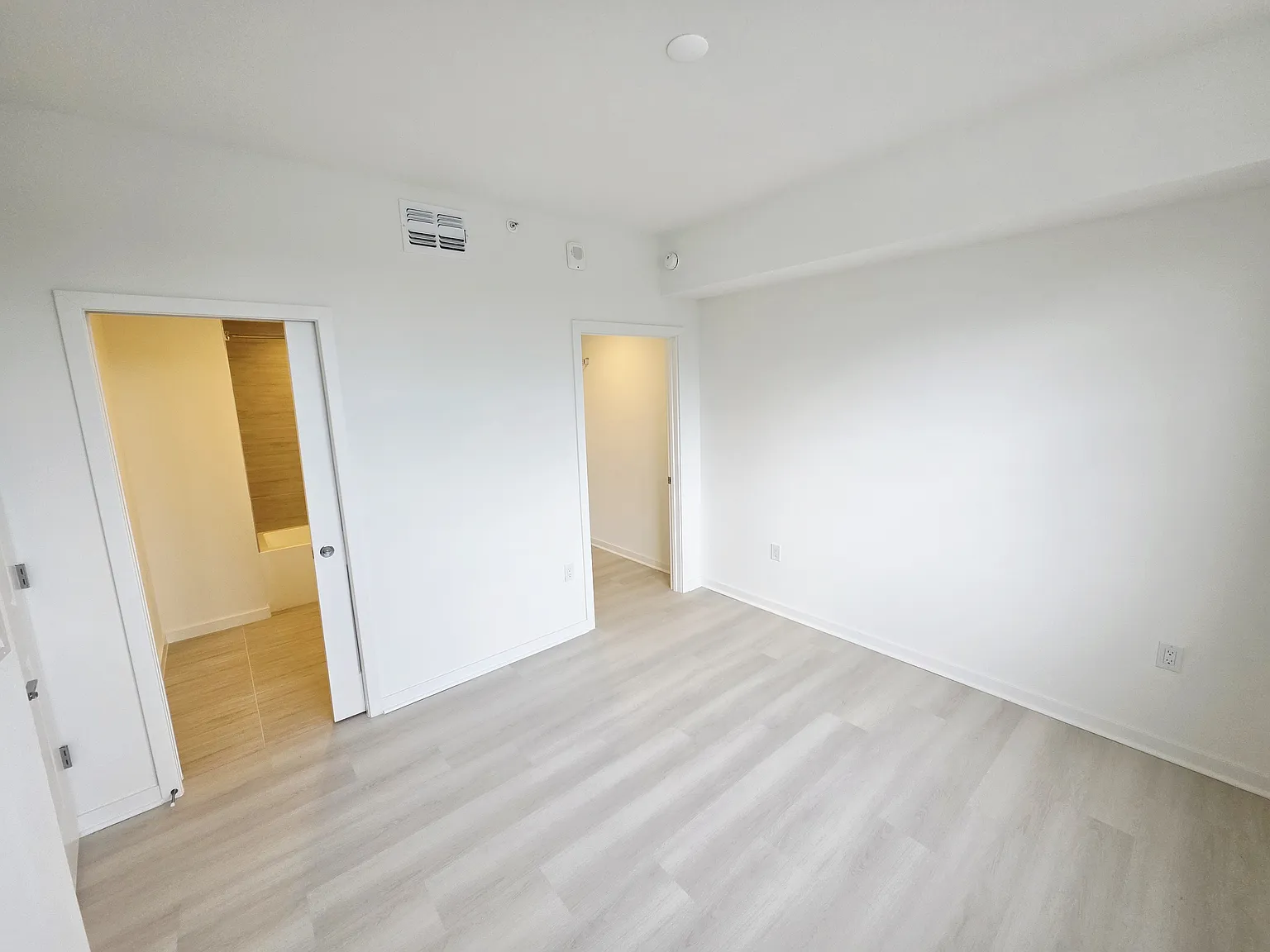 1 bed, 850 sqft, $1,550 — Photo 2