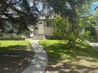 3228 W Kerrydale Rd SW, Calgary, AB T3E4S6