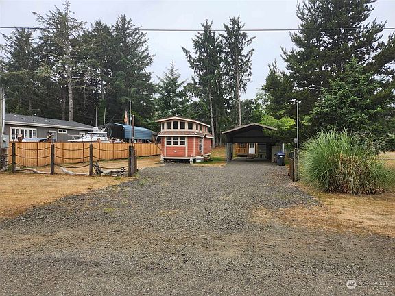 2nd image of 3517 Seabreeze Avenue